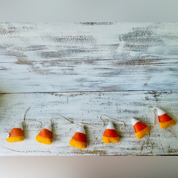 Plush Candy Corn Garland - Picture 9 of 12